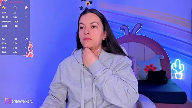 Ariah Walker  online show from September 14, 2025, 3:49 am