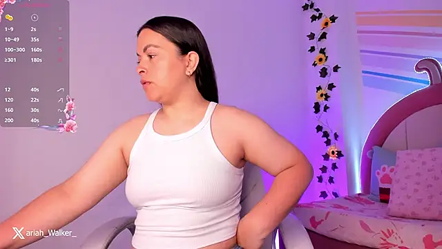 Ariah Walker  online show from October 8, 2025, 1:47 am