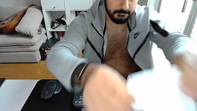 Velvetvoyager69 online show from December 3, 2025, 2:04 pm