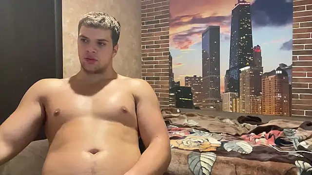 MusclePhantom online show from September 16, 2025, 8:10 pm