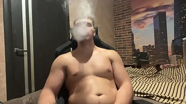 MusclePhantom online show from September 22, 2025, 8:22 pm