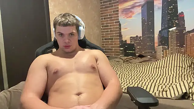 MusclePhantom online show from November 15, 2025, 10:04 pm