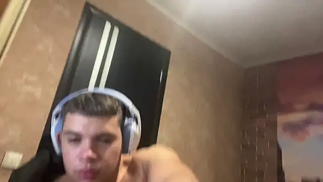 MusclePhantom online show from November 23, 2025, 10:09 pm