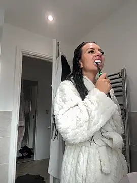 BELLABLACKXUK online show from November 11, 2025, 11:10 am