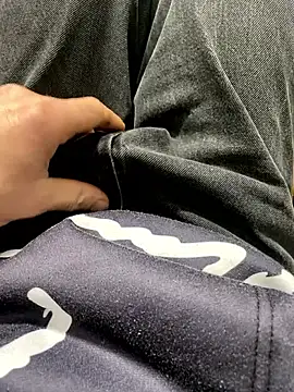 Snapshot of wwwiiilll chatting on October 6, 2025, 4:59 pm wwwiiilll online show from October 6, 2025, 4:59 pm