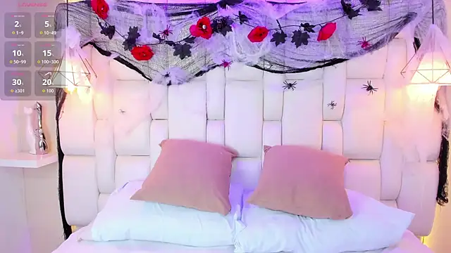 Snapshot of HannaPotther chatting on October 31, 2025, 11:33 am HannaPotther online show from October 31, 2025, 11:33 am