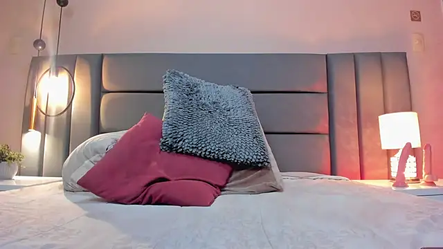 IvyJhons online show from October 23, 2025, 11:42 am