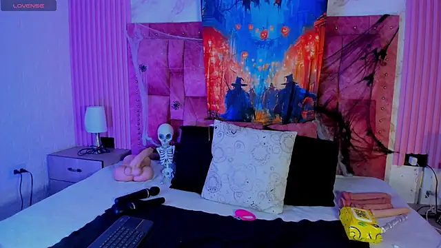 railey rosse  online show from October 28, 2025, 4:20 pm