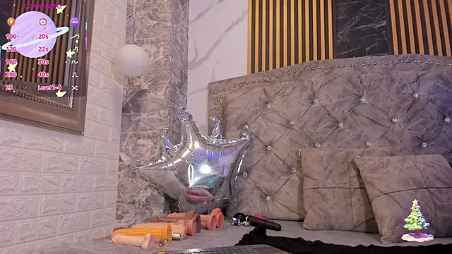 railey rosse  online show from November 24, 2025, 7:57 pm