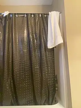 Snapshot of huhgtr chatting on November 26, 2025, 5:25 pm huhgtr online show from November 26, 2025, 5:25 pm