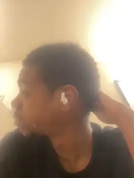 Snapshot of huhgtr chatting on December 3, 2025, 3:54 pm huhgtr online show from December 3, 2025, 3:54 pm