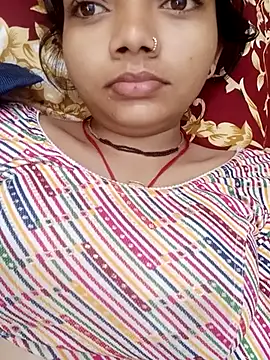 Snapshot of Hitsda chatting on November 6, 2025, 11:26 pm Hitsda online show from November 6, 2025, 11:26 pm