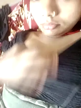 Snapshot of Hitsda chatting on November 7, 2025, 11:27 pm Hitsda online show from November 7, 2025, 11:27 pm