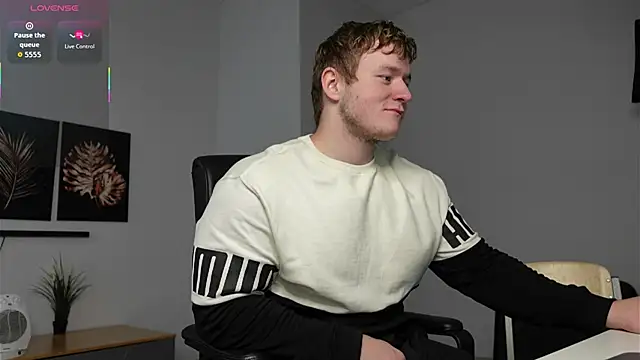 Snapshot of Richard_Dullas chatting on September 30, 2025, 12:21 pm Richard Dullas online show from September 30, 2025, 12:21 pm