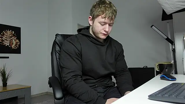 Snapshot of Richard_Dullas chatting on October 5, 2025, 5:28 am Richard Dullas online show from October 5, 2025, 5:28 am