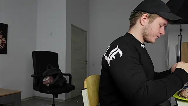 Snapshot of Richard_Dullas chatting on October 9, 2025, 12:03 pm Richard Dullas online show from October 9, 2025, 12:03 pm