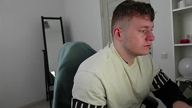 Snapshot of Richard_Dullas chatting on October 19, 2025, 5:30 am Richard Dullas online show from October 19, 2025, 5:30 am