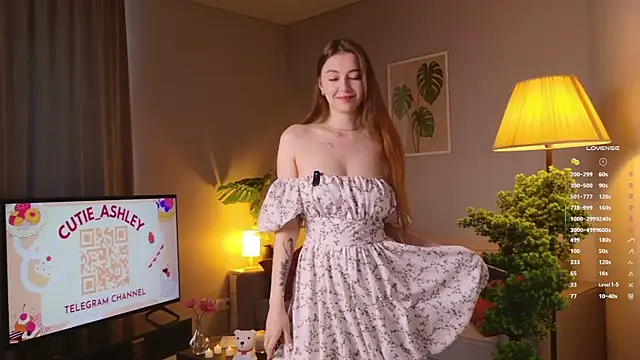 Snapshot of Luna_Foxy chatting on September 16, 2025, 11:11 am Luna Foxy online show from September 16, 2025, 11:11 am