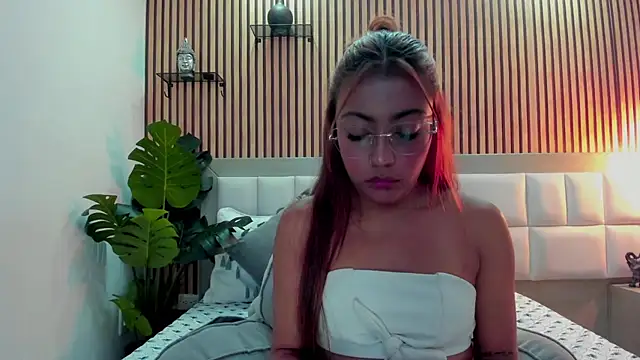 KattyBonnie online show from November 28, 2025, 7:16 pm