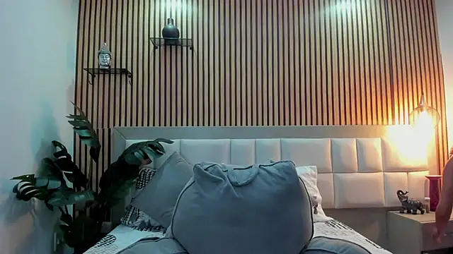 KattyBonnie online show from December 2, 2025, 7:31 pm