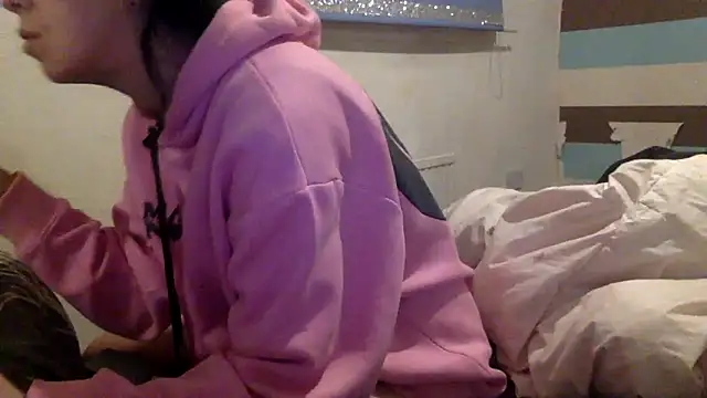 Snapshot of Bellababexox chatting on October 28, 2025, 6:43 pm Bellababexox online show from October 28, 2025, 6:43 pm