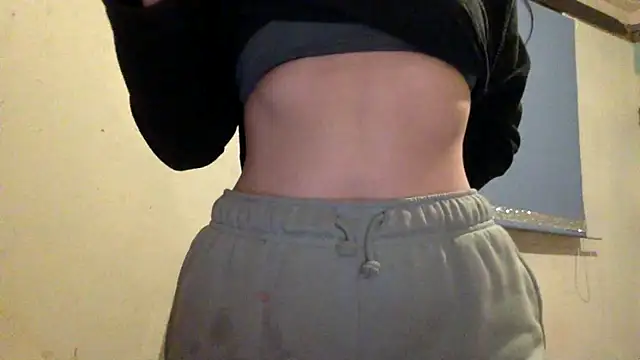 Snapshot of Bellababexox chatting on November 18, 2025, 12:49 am Bellababexox online show from November 18, 2025, 12:49 am