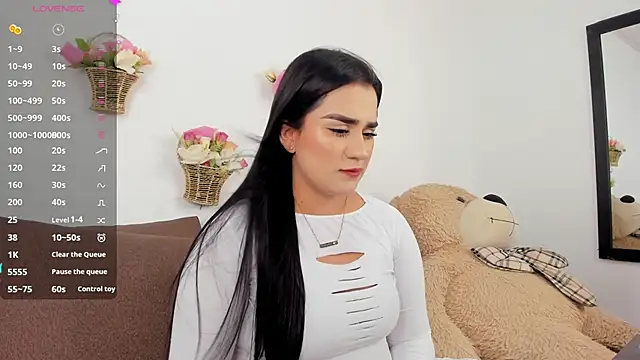 Snapshot of Dina_haddad chatting on November 6, 2025, 5:41 am Dina haddad online show from November 6, 2025, 5:41 am