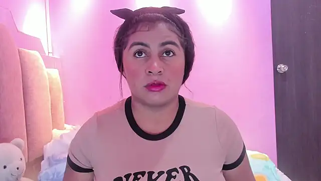 AndreaSweet2 online show from November 17, 2025, 8:03 pm