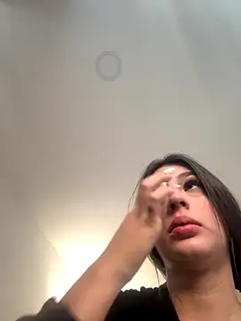 Mavii  online show from October 15, 2025, 4:18 pm