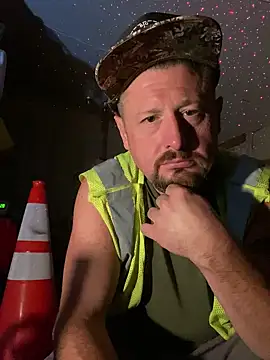 Snapshot of DAZZZ7878 chatting on October 8, 2025, 9:40 am DAZZZ7878 online show from October 8, 2025, 9:40 am