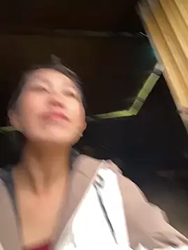 Huong-Ly online show from October 24, 2025, 1:57 am