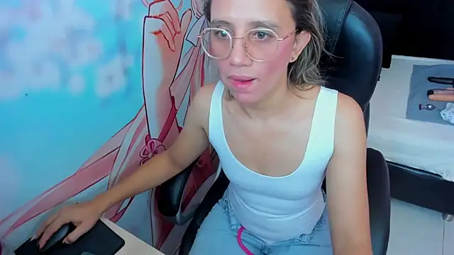 StarletTays online show from September 19, 2025, 4:03 am