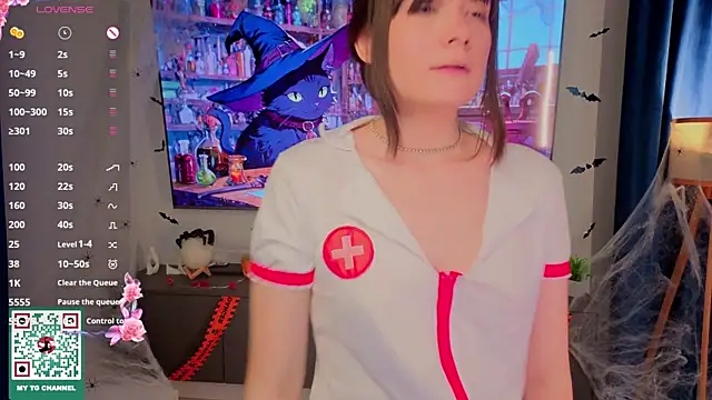 Snapshot of Honeey_Beee chatting on October 31, 2025, 7:48 pm Honeey Beee online show from October 31, 2025, 7:48 pm