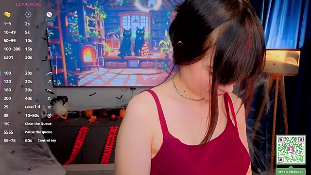 Snapshot of Honeey_Beee chatting on November 2, 2025, 4:31 pm Honeey Beee online show from November 2, 2025, 4:31 pm