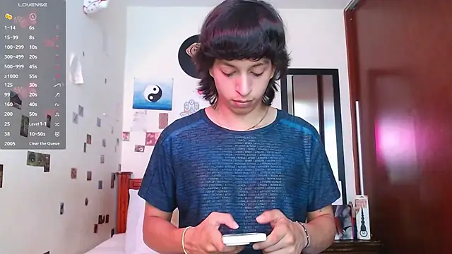 Snapshot of DannyPhantom555 chatting on October 22, 2025, 4:51 pm DannyPhantom555 online show from October 22, 2025, 4:51 pm