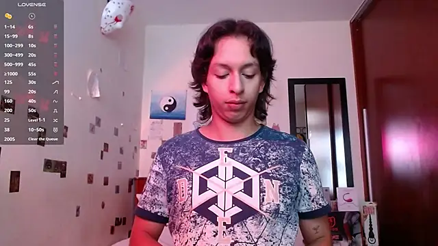 Snapshot of DannyPhantom555 chatting on October 25, 2025, 1:18 pm DannyPhantom555 online show from October 25, 2025, 1:18 pm