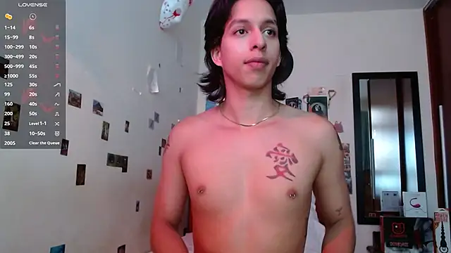 Snapshot of DannyPhantom555 chatting on October 27, 2025, 4:44 pm DannyPhantom555 online show from October 27, 2025, 4:44 pm