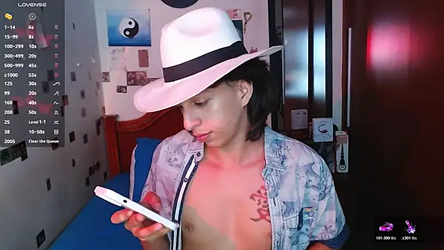 Snapshot of DannyPhantom555 chatting on November 10, 2025, 9:03 pm DannyPhantom555 online show from November 10, 2025, 9:03 pm