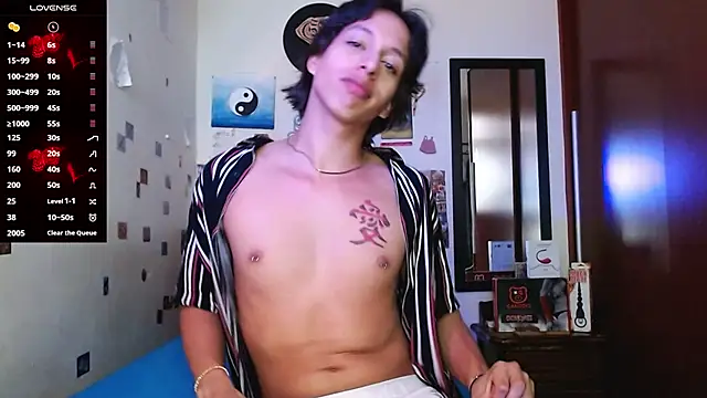 Snapshot of DannyPhantom555 chatting on November 18, 2025, 6:01 pm DannyPhantom555 online show from November 18, 2025, 6:01 pm