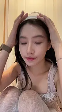 xixi gougou online show from December 17, 2025, 2:01 pm