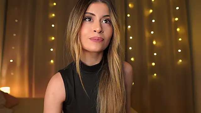 Snapshot of GeorginaHarn chatting on December 2, 2025, 2:12 pm GeorginaHarn online show from December 2, 2025, 2:12 pm