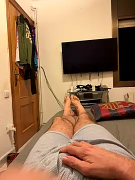 gigolobcn online show from September 12, 2025, 3:17 am