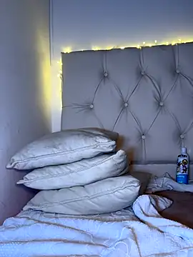 Snapshot of Danicute_ chatting on December 5, 2025, 8:45 am Danicute online show from December 5, 2025, 8:45 am