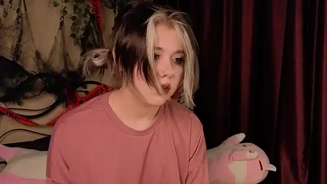 IrisSoCute online show from November 4, 2025, 11:20 am