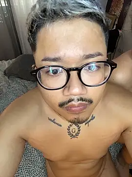 Wild2XXX online show from November 1, 2025, 9:55 am