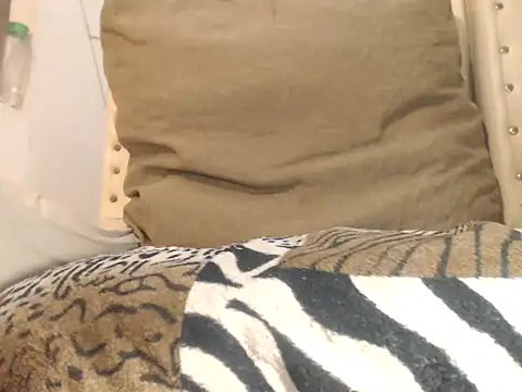 HOLYcummerTS online show from December 2, 2025, 8:08 am