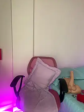 Zara Bel online show from December 5, 2025, 6:37 pm