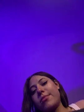 PrettyAmber online show from November 3, 2025, 9:38 pm