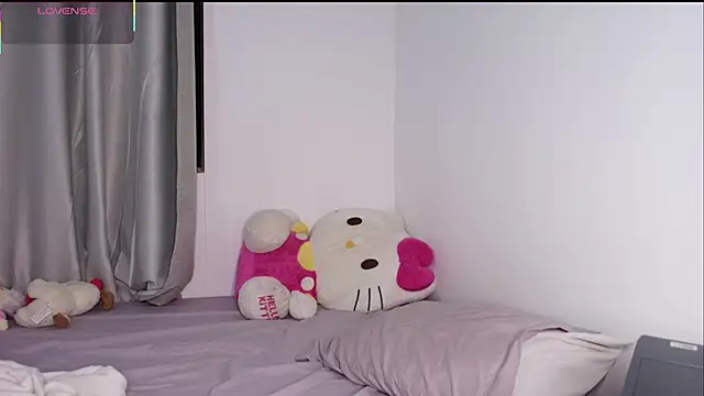 dulceangel   online show from November 5, 2025, 4:01 am