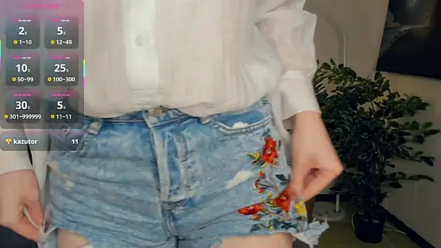 Snapshot of OdelynaAsp chatting on November 9, 2025, 11:52 am OdelynaAsp online show from November 9, 2025, 11:52 am